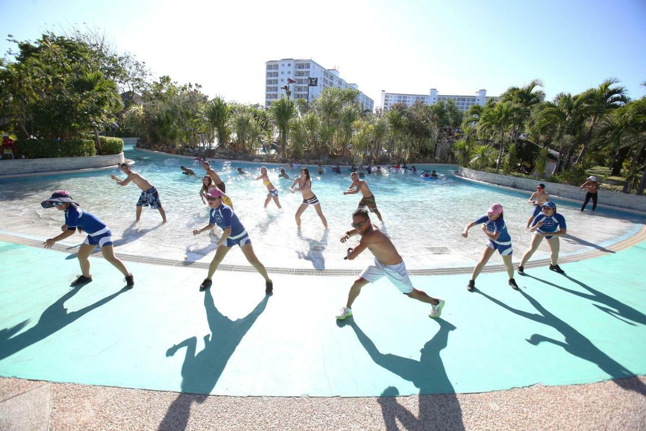 מקטאן Jpark Island Resort & Waterpark Cebu מראה חיצוני תמונה
